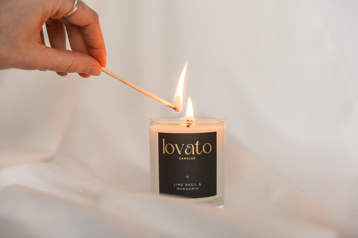 Luxury Scented Irish Soy Candle - Mandarin & Sandalwood Medium 160g